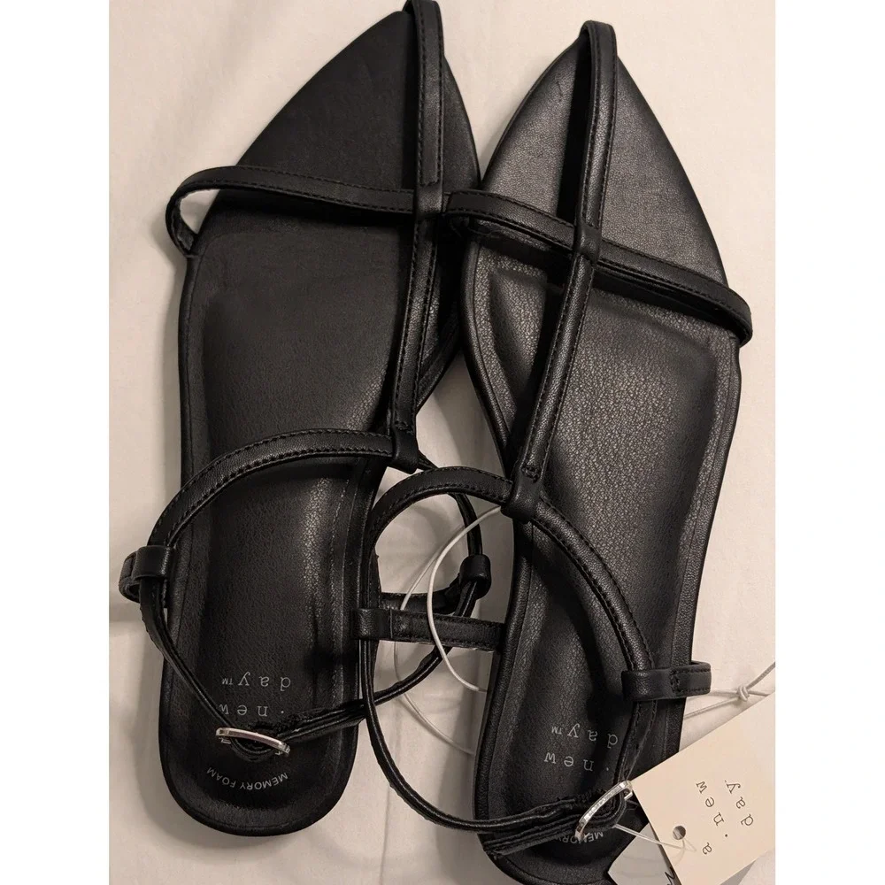 A New Day Mylah Strappy Pointed Toe Flat Sandals Black Memory Foam Womens 6